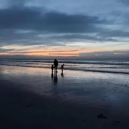 30 Steps To Sand.. Light And Spacious Family Villa *