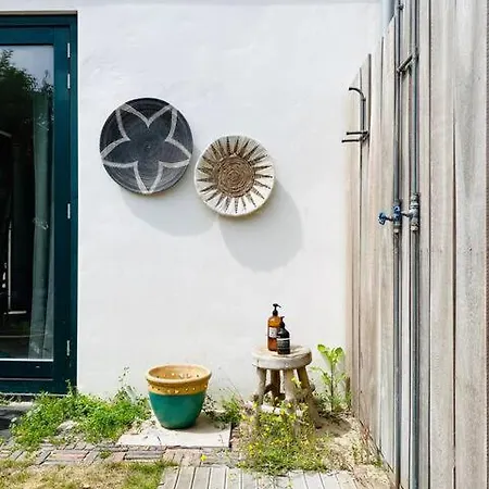 30 Steps To Sand.. Light And Spacious Family Villa *