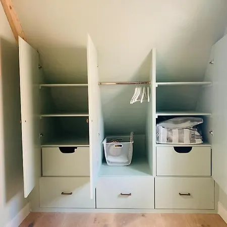 30 Steps To Sand.. Light And Spacious Family Villa *