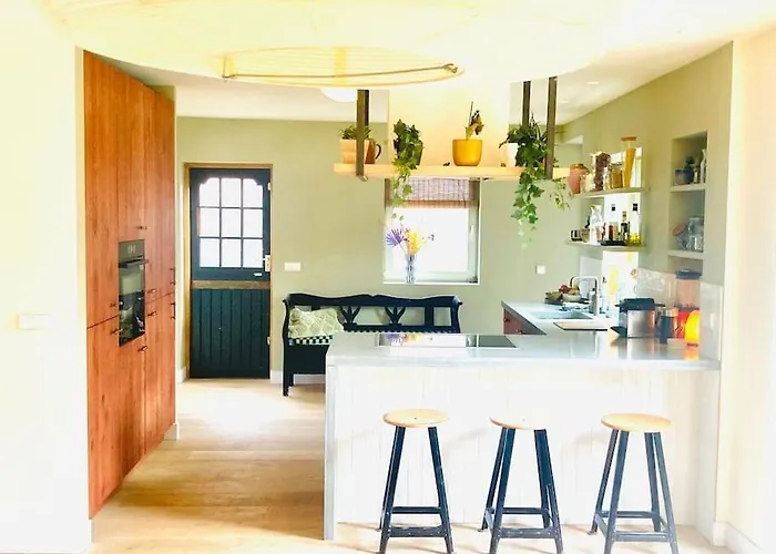 Вилла 30 Steps To Sand.. Light And Spacious Family