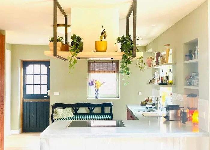 30 Steps To Sand.. Light And Spacious Family